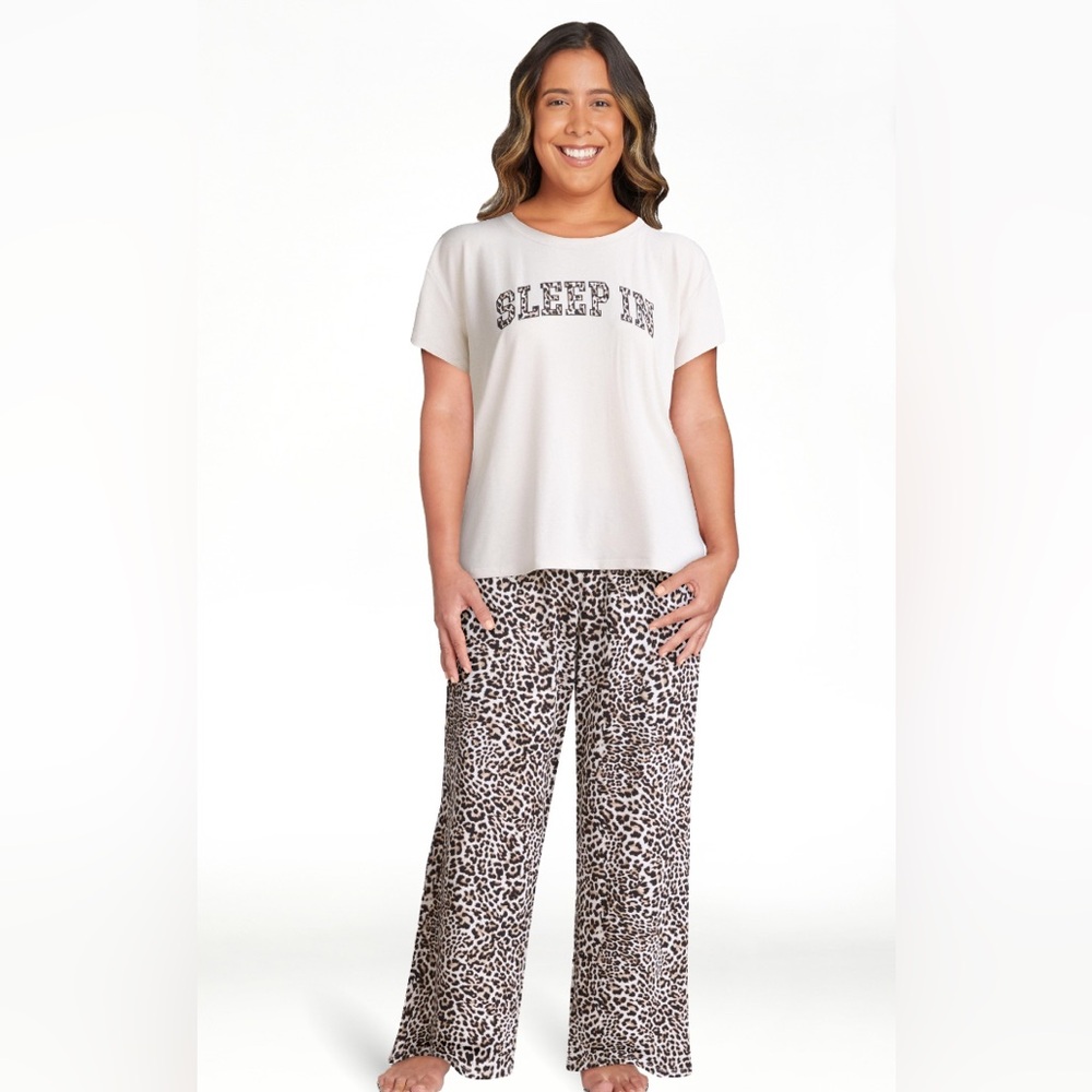 NWT 
White 'Sleep In' T-Shirt and Leopard Print Pajama Set